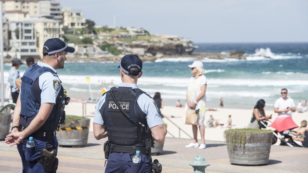 孩子需要一个保姆,最近几周,澳大利亚人一直表现得像孩子。半岛sport官网下载2.4.1