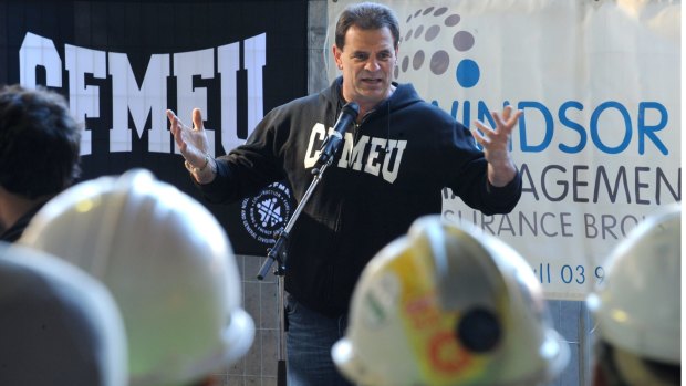 CFMEU secretary John Setka speaks with workers at a Melbourne CBD construction site.