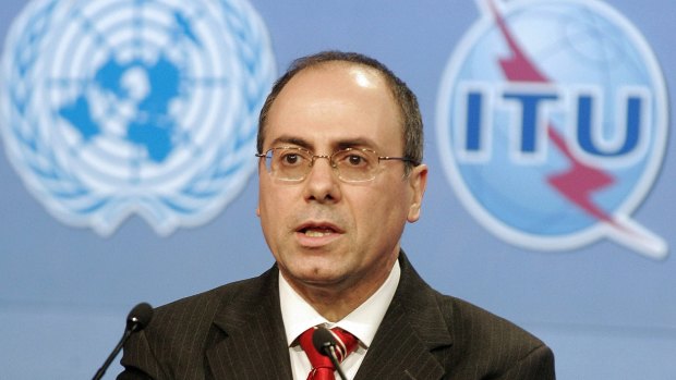 Silvan Shalom, then Israel's foreign minister, in Tunisia in 2005.
