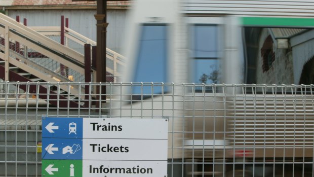 Commuters on the Thornlie and Armadale lines face weekend delays.