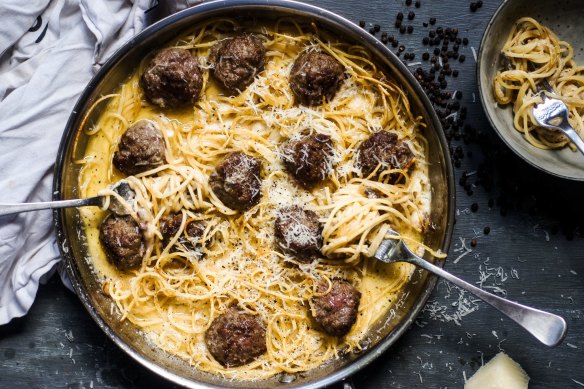 Cacio e pepe meets spaghetti and meatballs.