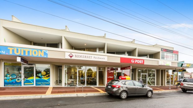 The combination of five ground level shops, four upstairs apartments and rooftop commercial premises in a near-new two-storey building at 580-584 Canterbury Road in Vermont prompted an investor to pay $5.9 million for the complex.