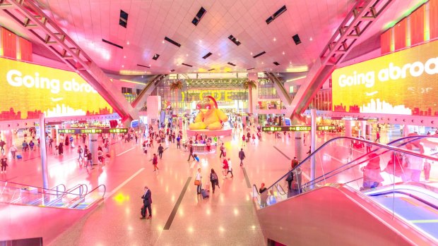 哈马德国际机场在多哈,卡塔尔,2021年被评为世界最佳机场,尽管评论将低于新加坡樟宜。