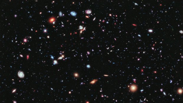 The TMT will capture much sharper images of distant galaxies like these.