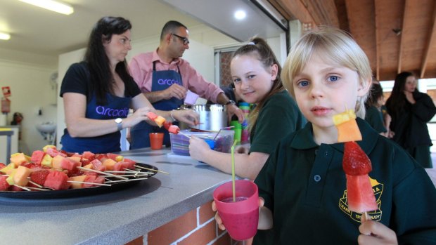 These days school canteens focus on healthy food.