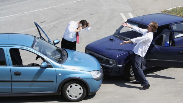 The insurance industry expects to push through price rises of 4 per cent for home and motor cover this year, a new report says.