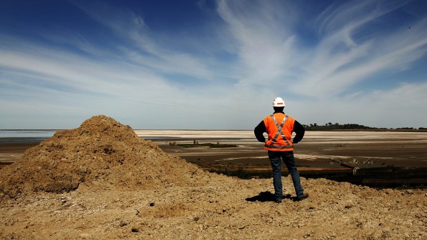 Following community complaints that their health and environment concerns are being ignored the Victorian government has flagged an overhaul of mining oversight.