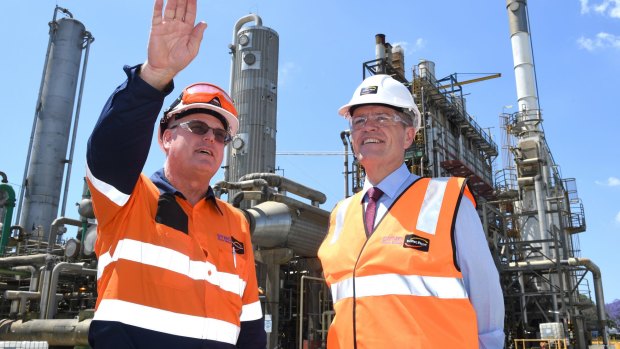 Labor leader Bill Shorten tours the Incitec Pivot industrial chemicals plant in Brisbane.