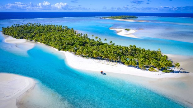 One Foot Island in Aitutaki Lagoon, Cook Islands.