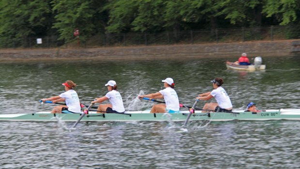 Researchers compared prehistoric women bones with those of athletes including Cambridge University Women's boat crews.