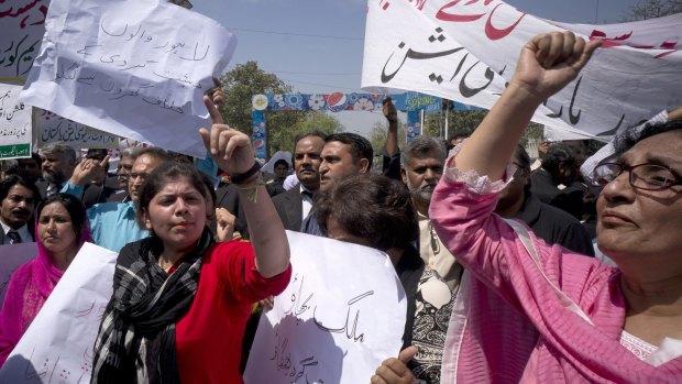 Pakistani lawyers rally to condemn the suicide attack on Easter Sunday.