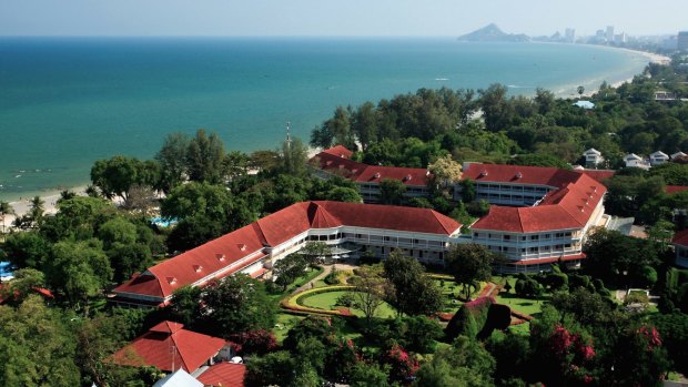 The Centara Grand Beach Resort & Villas Hua Hin has a faultless location. 
