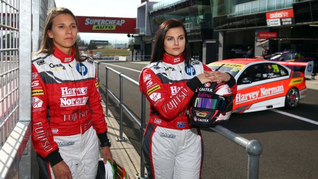 Action-packed race: Simona De Silvestro and Renee Gracie.