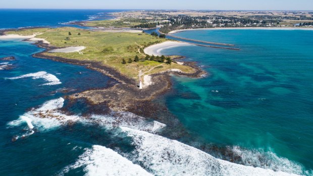 The Port Fairy Lighthouse on the easternmost tip of Griffiths Island.