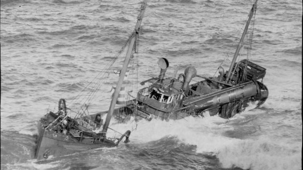 Traveler Dureenbee shelled by Japanese submarine on August 24, 1942.