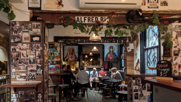 Oh Hey WA tours at  Alfred's Pizzeria, a grungy no-nonsense place open to midnight.