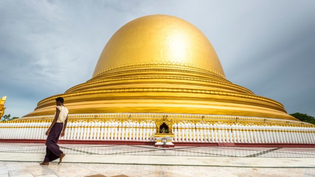 Kaunghmudaw pagoda, Myanmar.
