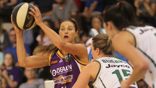 Alice Kunek in action for the Boomers.