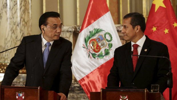 Chinese Premier Li Keqiang (left) with Peruvian President Ollanta Humala in Lima, last week. 