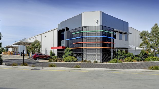 A private investor has paid $4.65 million on a 7.8 per cent yield for a dual office/warehouse in Derrimut. 