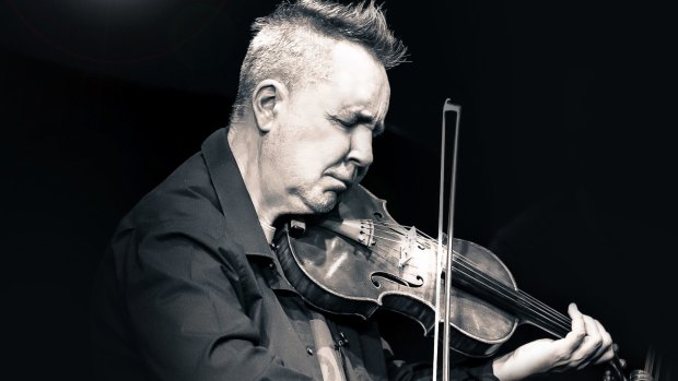 Nigel Kennedy plays Bach and  Gershwin, and one of his own compositions.
