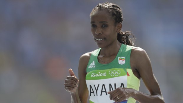 Eloise Wellings says Ethiopia's Almaz Ayana was "hardly breathing" during their heat.
