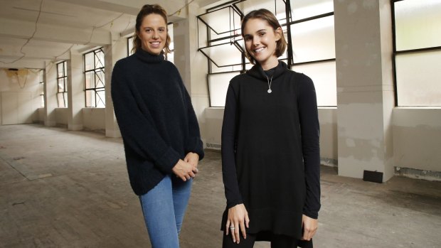 Sydney School of Entrepreneurship students Rose Hartley and Lucy Hamblin have launched Project Huni to ease the transition for high school students to university.