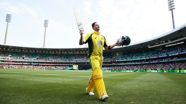 Record-breaker: Smith salutes the crowd after his superb 164.