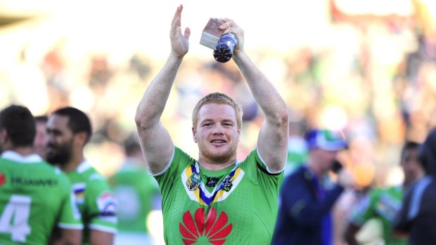 Former Canberra Raiders forward Joel Edwards has signed a two-year deal with the Wests Tigers.