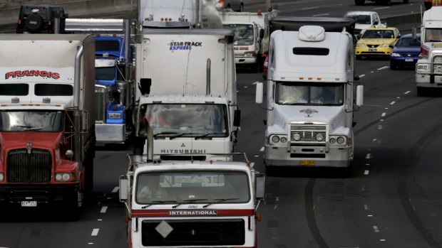 Trucks will be banned from the far-right lane of the Monash Freeway during a nine-month trial.