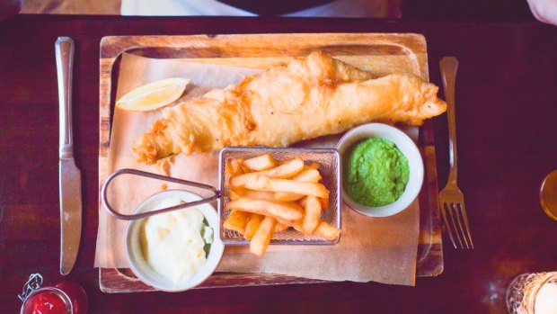 英国:鱼和薯条的豌豆。