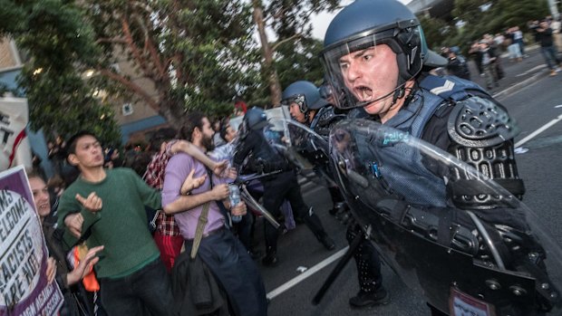 Violent clashes outside Milo Yiannopoulos' event in Melbourne.