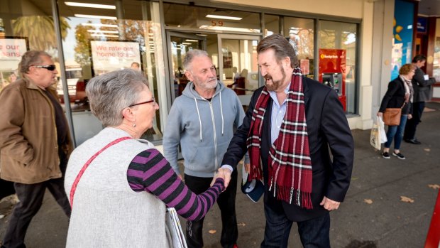 Derryn Hinch on the campaign trail in Castlemaine.