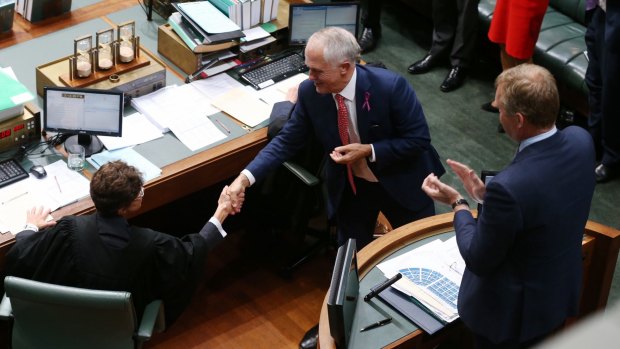 Prime Minister Malcolm Turnbull thanks retiring clerk Robyn McClelland after question time on Thursday.
