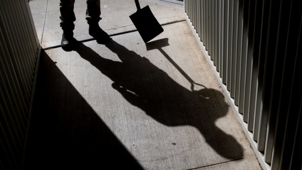 The story of the "shovel man" has been the talk of Mount Macedon. 