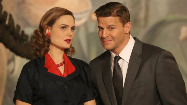 Emily Deschanel and David Boreanaz in an episode of Bones that reimagines the Jeffersonian and FBI teams in 1950s Hollywood.  