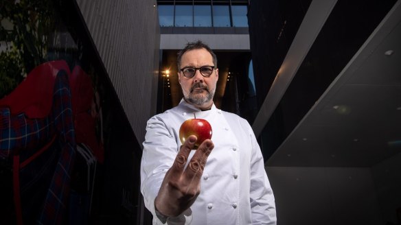 Chef Martin Benn has set an epic toffee apple project for tonight's semi-final.