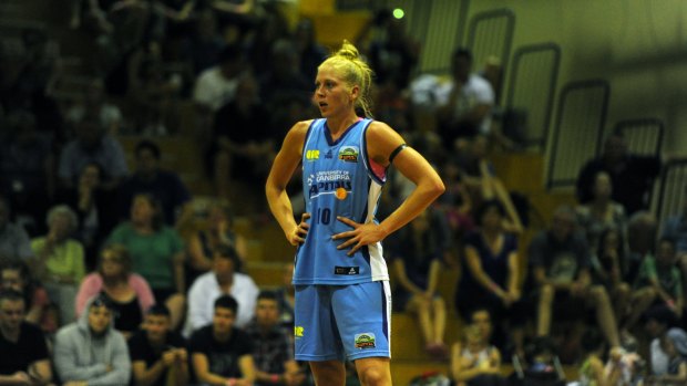 Canberra Capitals skipper Abby Bishop says the team's WNBL finals tilt can't be the Abby and Lauren Jackson show. 