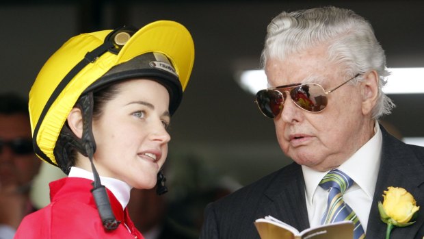 Allez Wonder jockey Michelle Payne talks to trainer Bart Cummings before the running of the 2009 Melbourne Cup. 