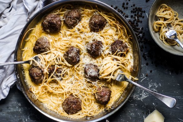 Cacio e pepe meets spaghetti and meatballs.