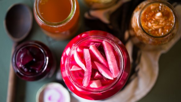Jars are key to adopting a zero-waste approach.