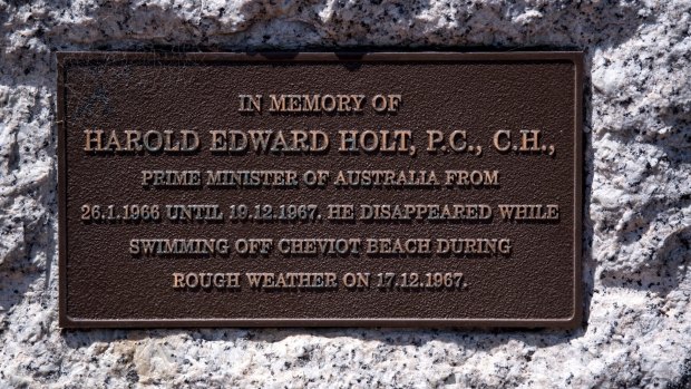 A plaque at Cheviot Beach.