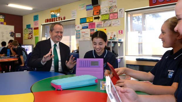 Federal Opposition Leader Bill Shorten visited primary school students to discuss coding. 