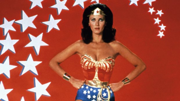 The previous season of Supergirl offered an homage to original TV Wonder Woman actor, Lynda Carter.