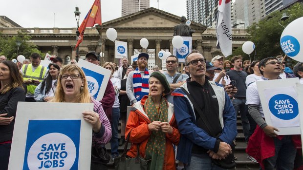 Protesters against CSIRO cuts: Greens pledge to restore cuts under Abbott-Turnbull governments.