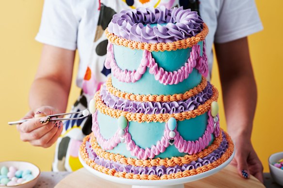 Katherine Sabbath's showstopping vintage-inspired cake decorated with buttercream ruffles.