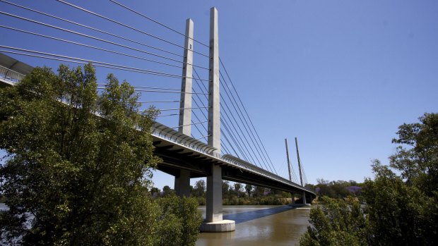 The Eleanor Schonell Bridge between Dutton Park and the University of Queensland at St Lucia was Brisbane's first 'green' bridge.