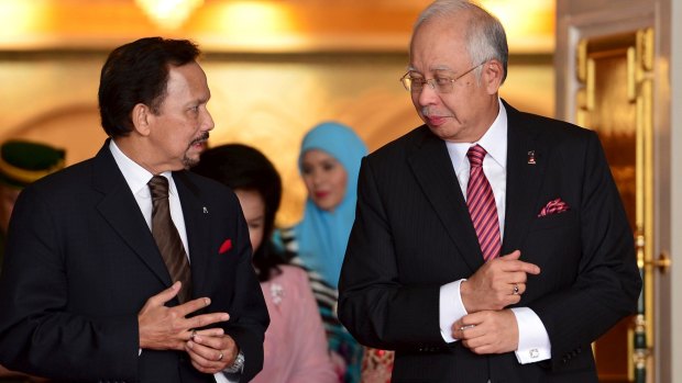 Malaysian Prime Minister Najib Razak (right) with the Sultan of Brunei in Brunei last week. 