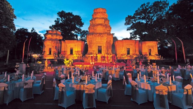 Temple Dinner and Apsara show in Cambodia with Scenic Enrich.