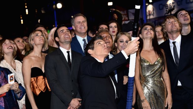 Ben Stiller and cast attempt a record-breaking selfie at the London premiere of <i>Zoolander 2</i>.